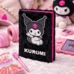 Kuromi Rock Out Plush Notebook A5 Σημειωματάριο με Απαλό Λούτρινο Εξώφυλλο Ριγέ 3+ Ετών Μαύρο - Image 3