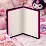 Kuromi Rock Out Plush Notebook A5 Σημειωματάριο με Απαλό Λούτρινο Εξώφυλλο Ριγέ 3+ Ετών Μαύρο - Image 4